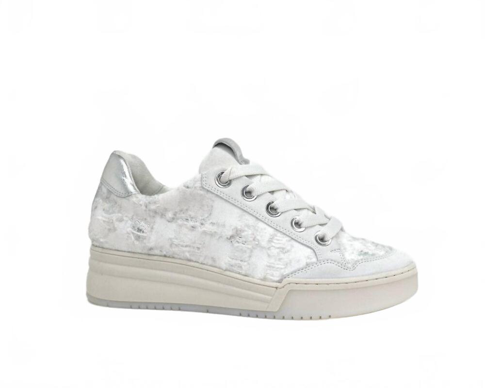 NEW SOFTWAVES women's leona velour sneakers in ice